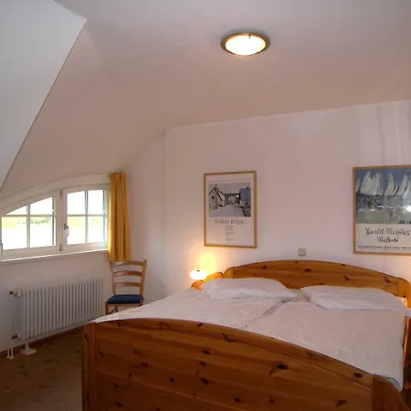 Reetgedecktes Ferienhaus Benz An D Seebad Bansin